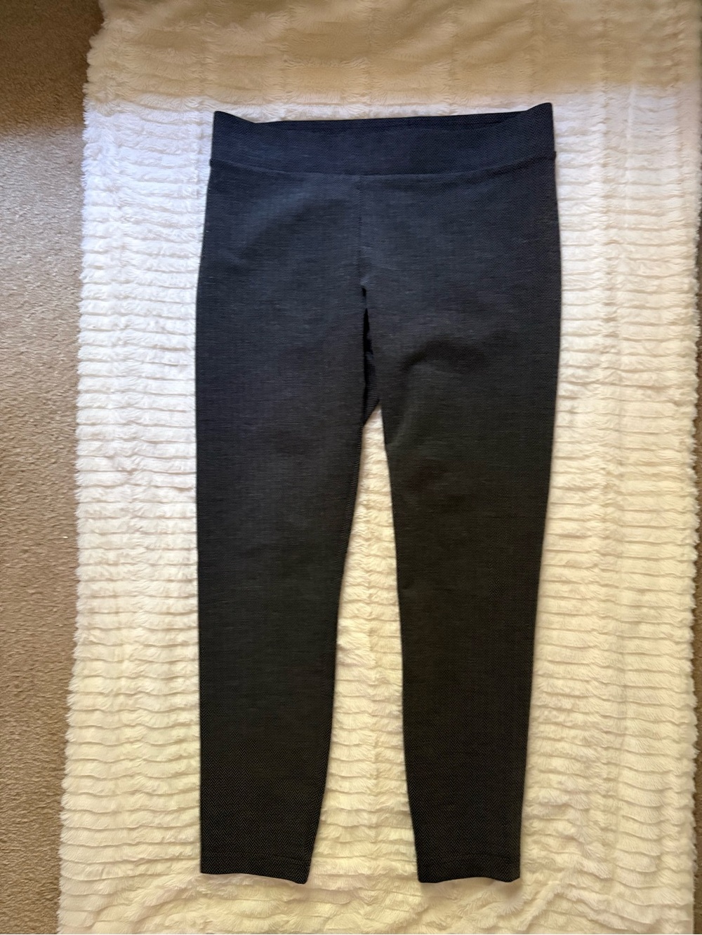 Ann Taylor Charcoal Knit Pull-On Leggings